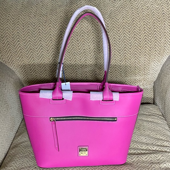 🆕 Dooney & Bourke Beacon Zip Tote, Magenta - Picture 2 of 9